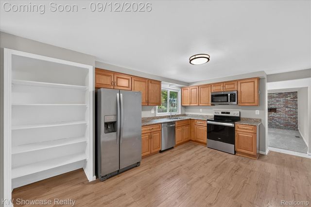 4069 Barnaby Court, West Bloomfield Charter Township, MI 48323