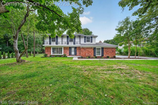 4069 Barnaby Court, West Bloomfield Charter Township, MI 48323