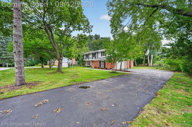 4069 Barnaby Court, West Bloomfield Charter Township, MI 48323