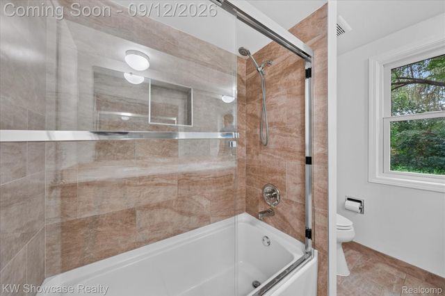 4069 Barnaby Court, West Bloomfield Charter Township, MI 48323