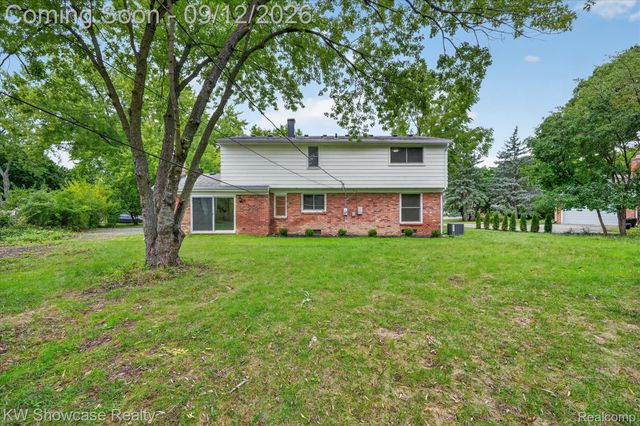 4069 Barnaby Court, West Bloomfield Charter Township, MI 48323