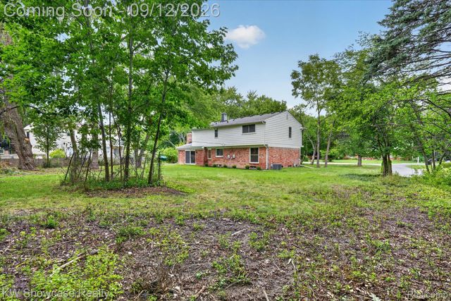 4069 Barnaby Court, West Bloomfield Charter Township, MI 48323