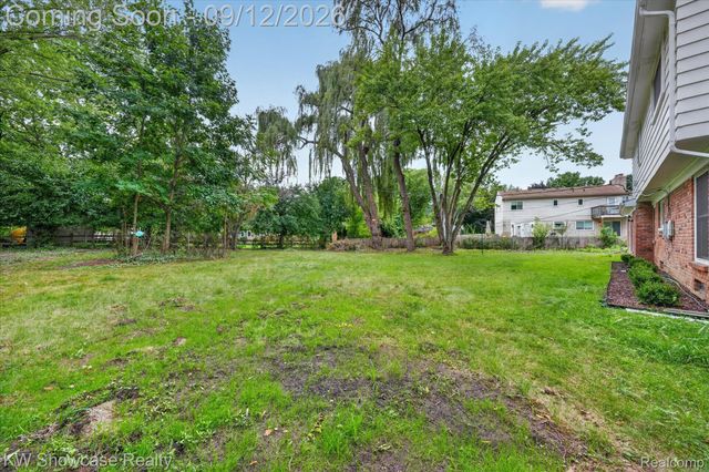 4069 Barnaby Court, West Bloomfield Charter Township, MI 48323