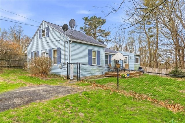 32 Elm Avenue, Holbrook, MA 02343