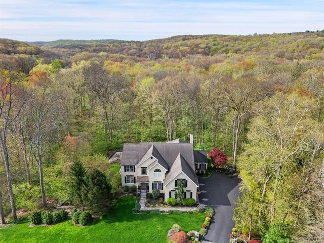 61 Hallocks Run, Somers, NY 10589