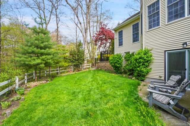61 Hallocks Run, Somers, NY 10589