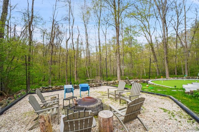61 Hallocks Run, Somers, NY 10589