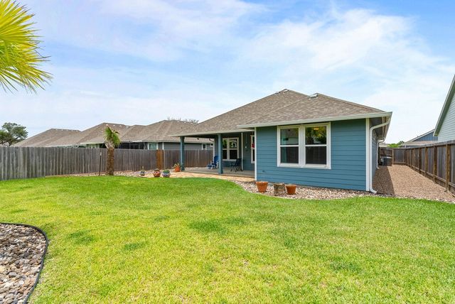118 Shady Terrace, Rockport, TX 78382
