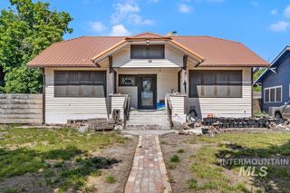 937 SW 1st Street, Ontario, OR 97914