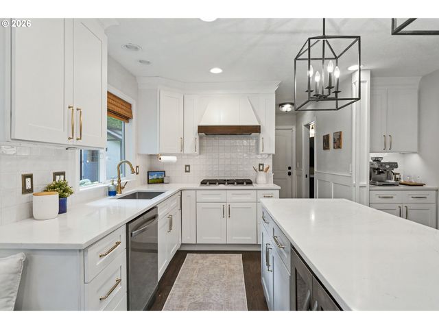 4004 MELISSA Dr, Lake Oswego, OR 97034