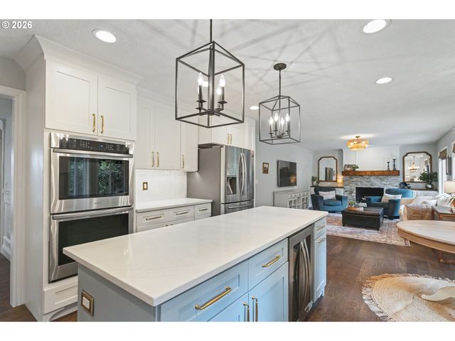 4004 MELISSA Dr, Lake Oswego, OR 97034