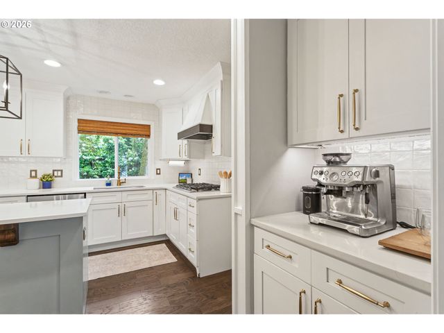 4004 MELISSA Dr, Lake Oswego, OR 97034