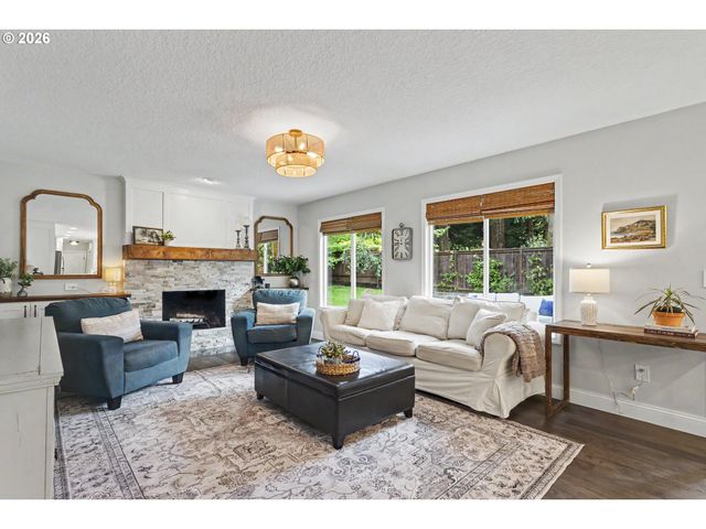 4004 MELISSA Dr, Lake Oswego, OR 97034