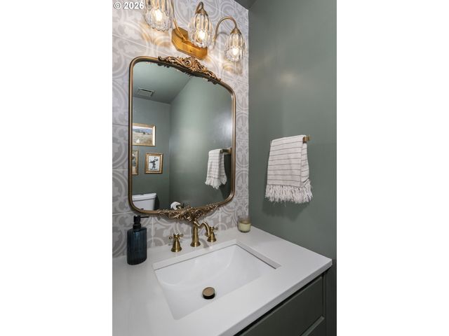 4004 MELISSA Dr, Lake Oswego, OR 97034