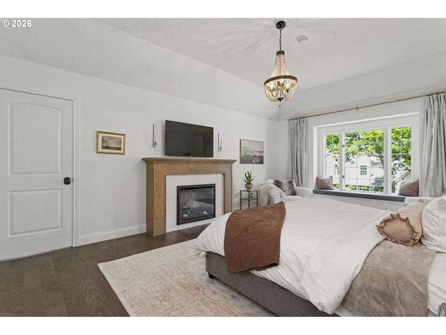4004 MELISSA Dr, Lake Oswego, OR 97034