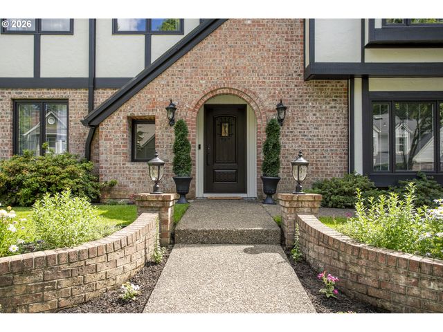 4004 MELISSA Dr, Lake Oswego, OR 97034