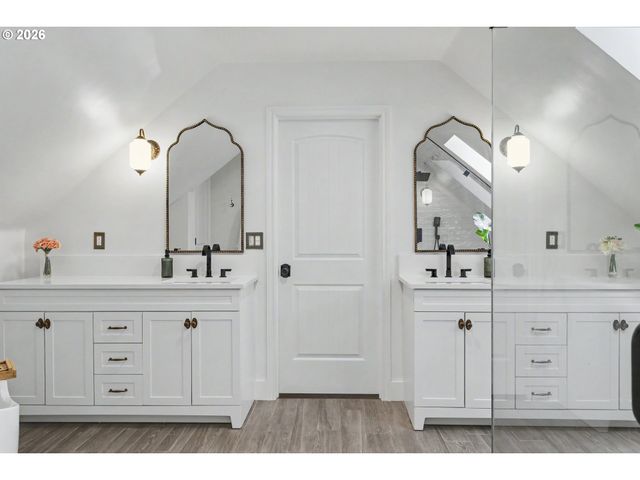 4004 MELISSA Dr, Lake Oswego, OR 97034