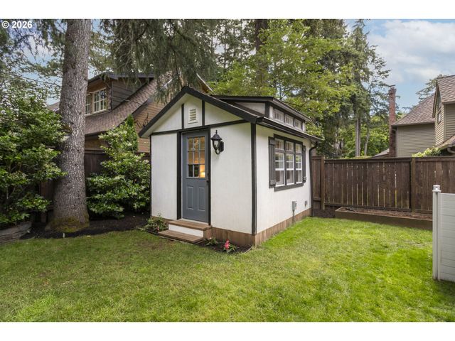 4004 MELISSA Dr, Lake Oswego, OR 97034