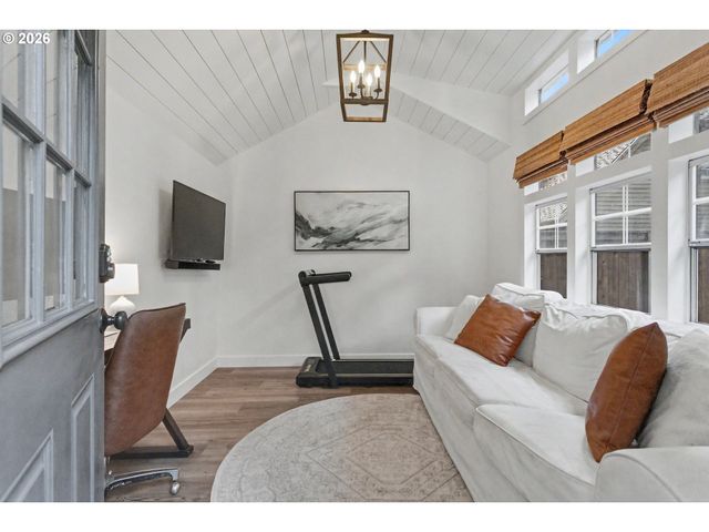 4004 MELISSA Dr, Lake Oswego, OR 97034