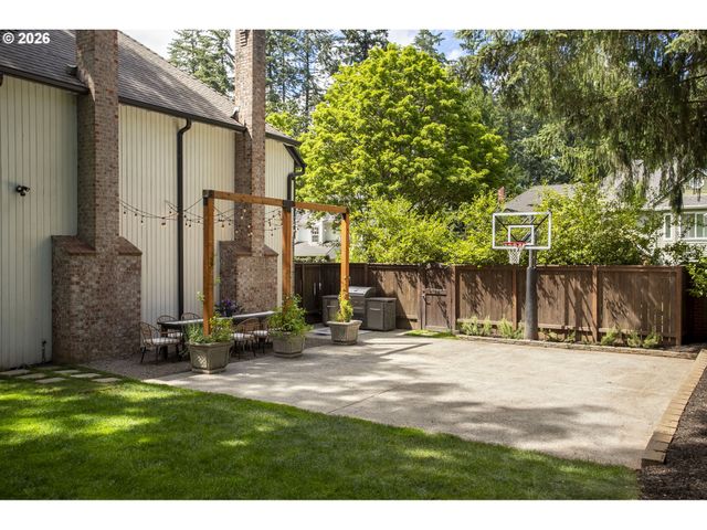 4004 MELISSA Dr, Lake Oswego, OR 97034