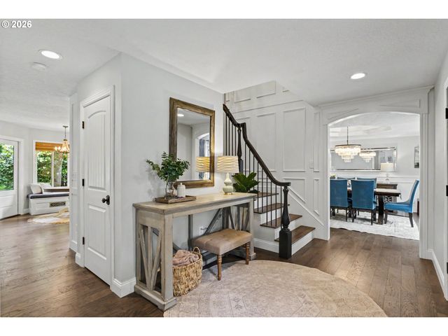 4004 MELISSA Dr, Lake Oswego, OR 97034
