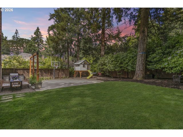 4004 MELISSA Dr, Lake Oswego, OR 97034