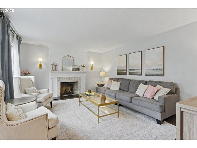 4004 MELISSA Dr, Lake Oswego, OR 97034