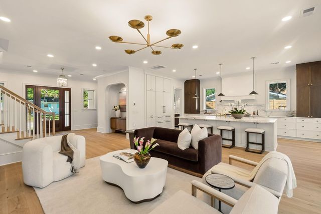 904 Randall Drive, Mount Pleasant, SC 29464