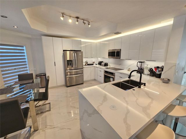 15561 SW 31st Ln 0, Miami, FL 33185