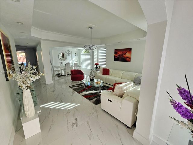 15561 SW 31st Ln 0, Miami, FL 33185
