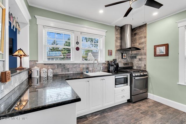31 Windsor Court, Neptune City, NJ 07753