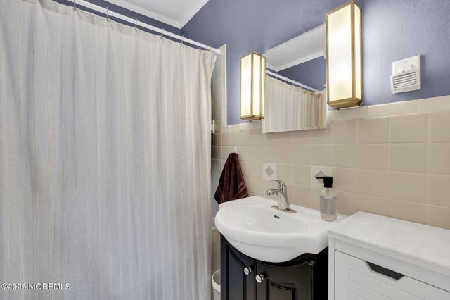 31 Windsor Court, Neptune City, NJ 07753