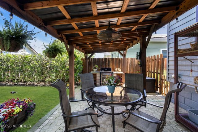 31 Windsor Court, Neptune City, NJ 07753