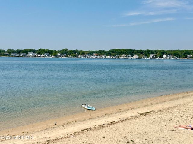 31 Windsor Court, Neptune City, NJ 07753