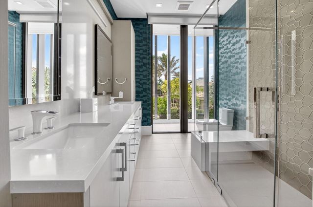 6960 Lake Estates Court, Boca Raton, FL 33496