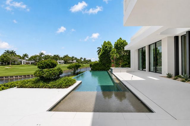6960 Lake Estates Court, Boca Raton, FL 33496