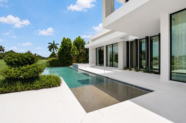 6960 Lake Estates Court, Boca Raton, FL 33496