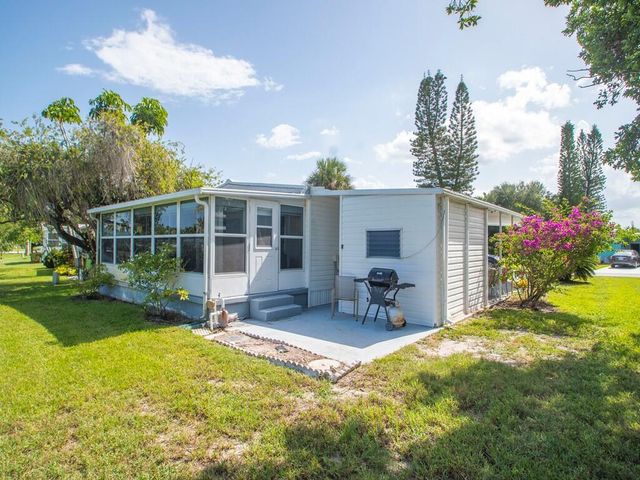42 Village Lane, Jensen Beach, FL 34957