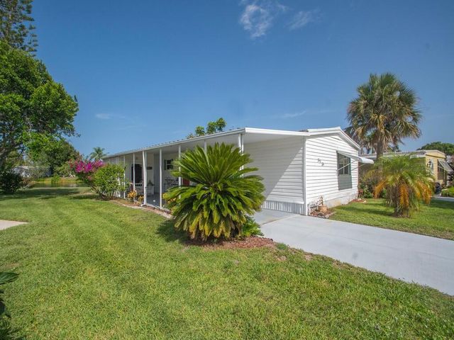 42 Village Lane, Jensen Beach, FL 34957