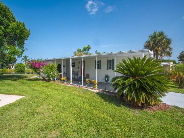 42 Village Lane, Jensen Beach, FL 34957