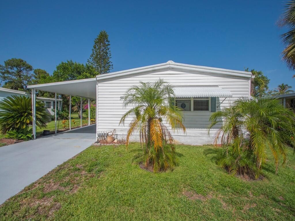 42 Village Lane, Jensen Beach, FL 34957