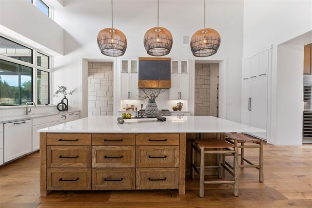 19101 Sean Avery PATH, Spicewood, TX 78669