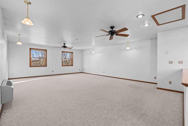 860 Juniper Drive, Waterloo, IA 50702