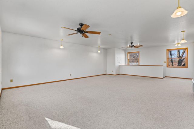 860 Juniper Drive, Waterloo, IA 50702