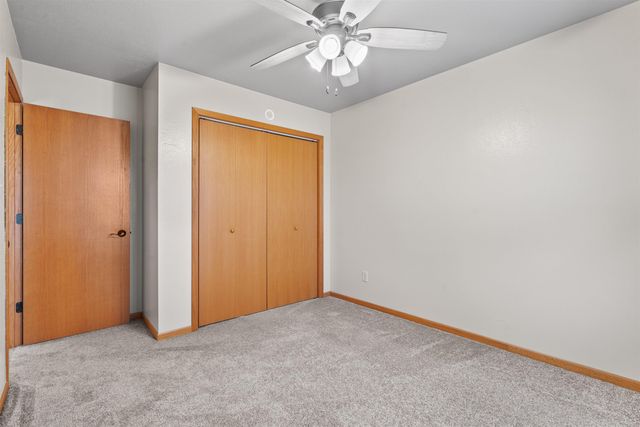 860 Juniper Drive, Waterloo, IA 50702