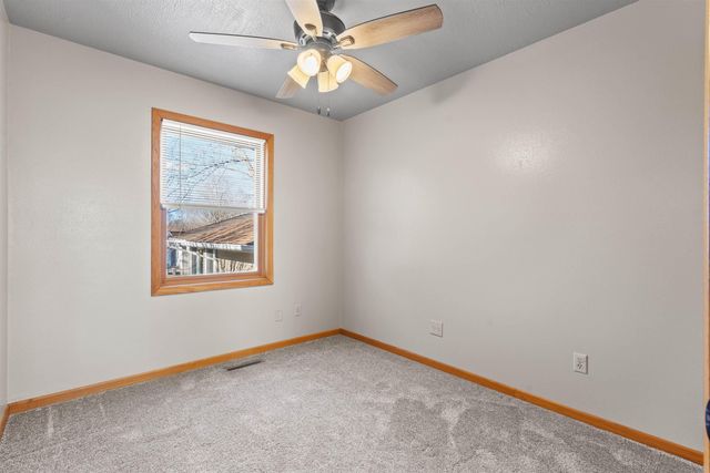 860 Juniper Drive, Waterloo, IA 50702