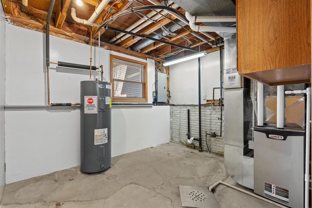 860 Juniper Drive, Waterloo, IA 50702