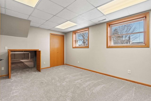 860 Juniper Drive, Waterloo, IA 50702