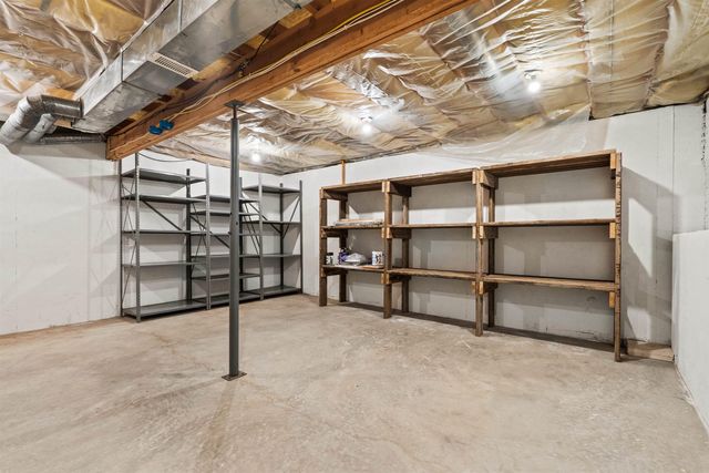 860 Juniper Drive, Waterloo, IA 50702