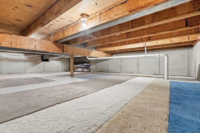 860 Juniper Drive, Waterloo, IA 50702